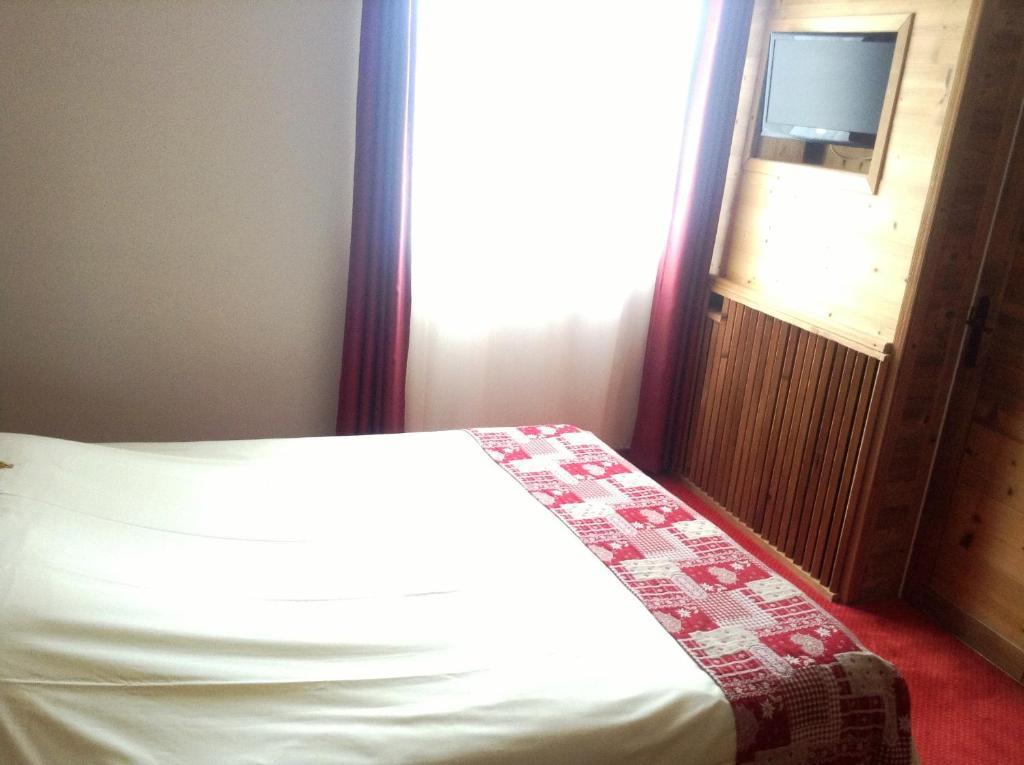 Logis Le Pont De Champ Otel Beaucroissant Oda fotoğraf