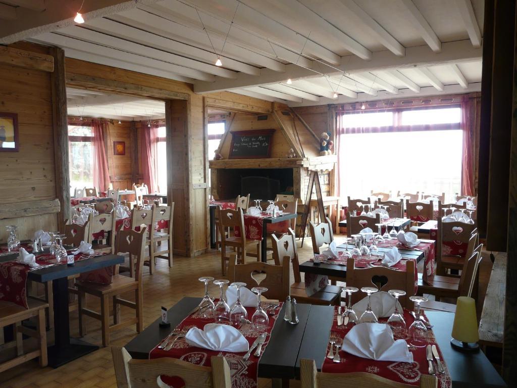 Logis Le Pont De Champ Otel Beaucroissant Dış mekan fotoğraf