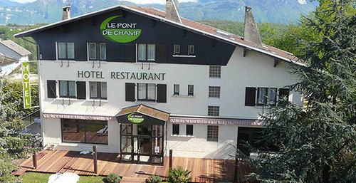 Logis Le Pont De Champ Otel Beaucroissant Dış mekan fotoğraf