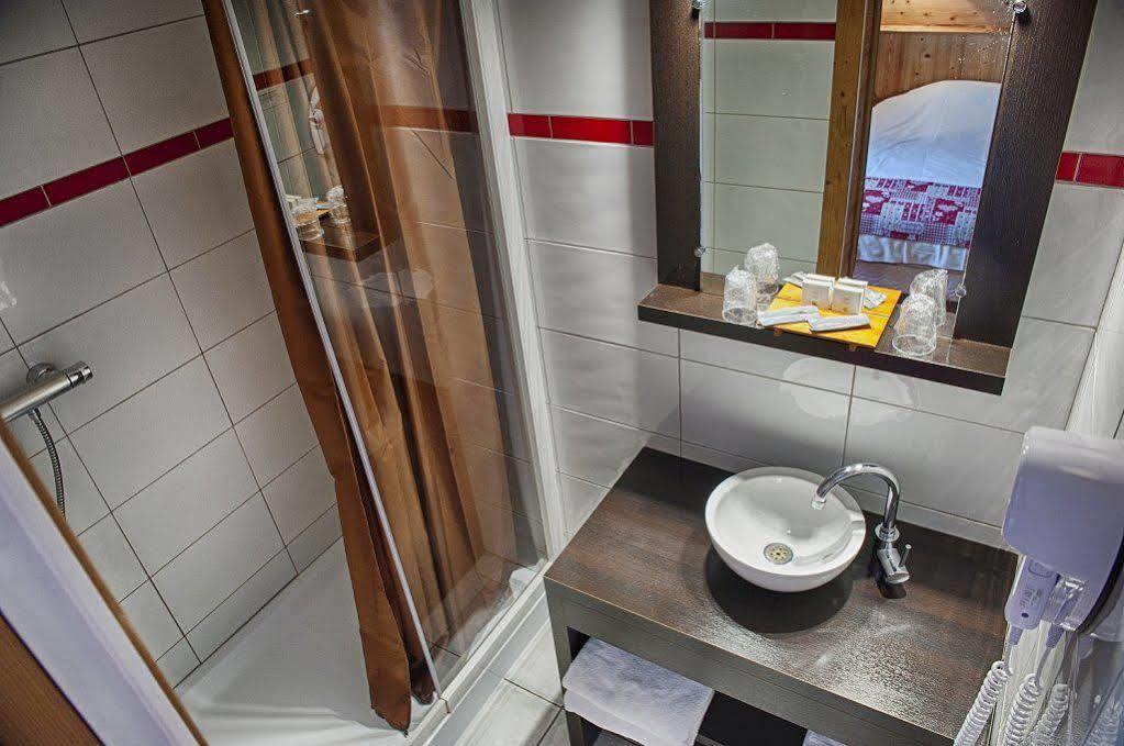 Logis Le Pont De Champ Otel Beaucroissant Dış mekan fotoğraf