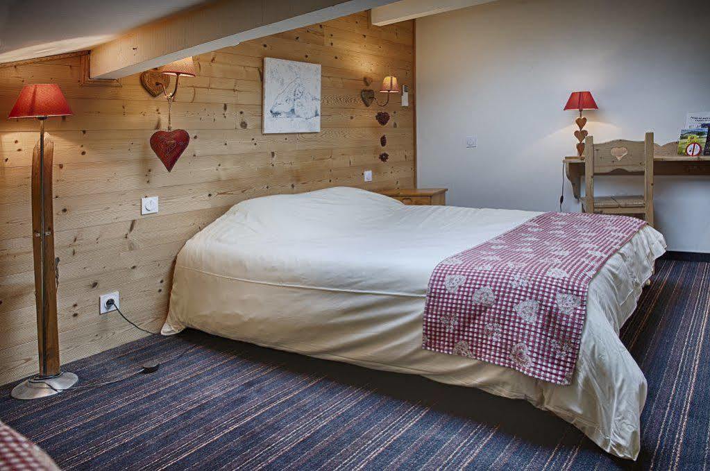 Logis Le Pont De Champ Otel Beaucroissant Dış mekan fotoğraf