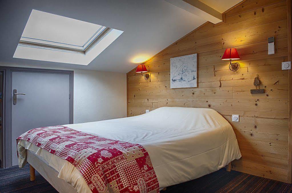 Logis Le Pont De Champ Otel Beaucroissant Dış mekan fotoğraf